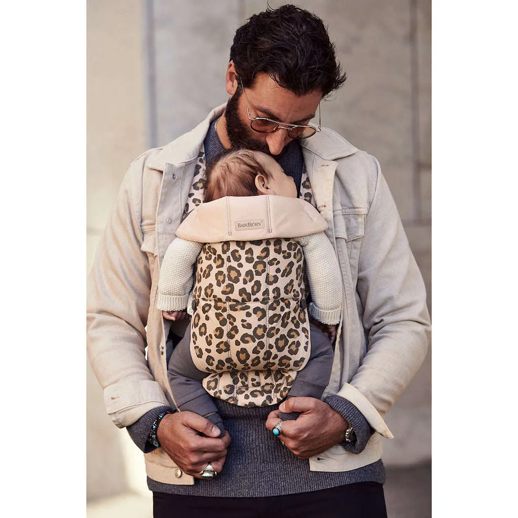 BABYBJÖRN Baby Carrier Mini in Cotton