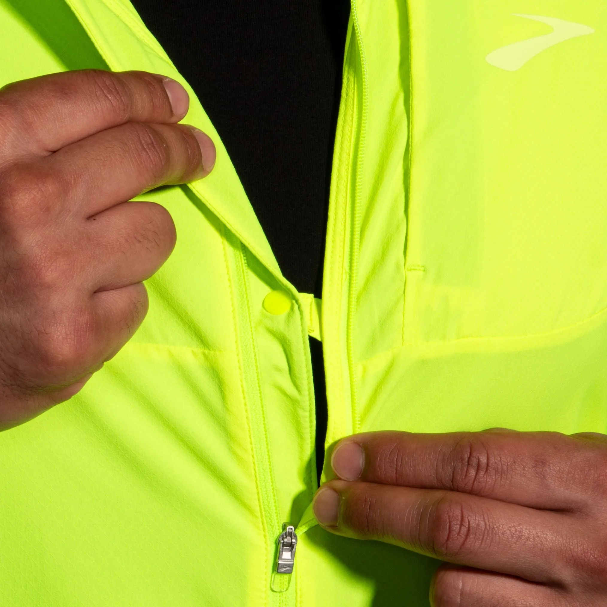Brooks Men's Canopy Jacket