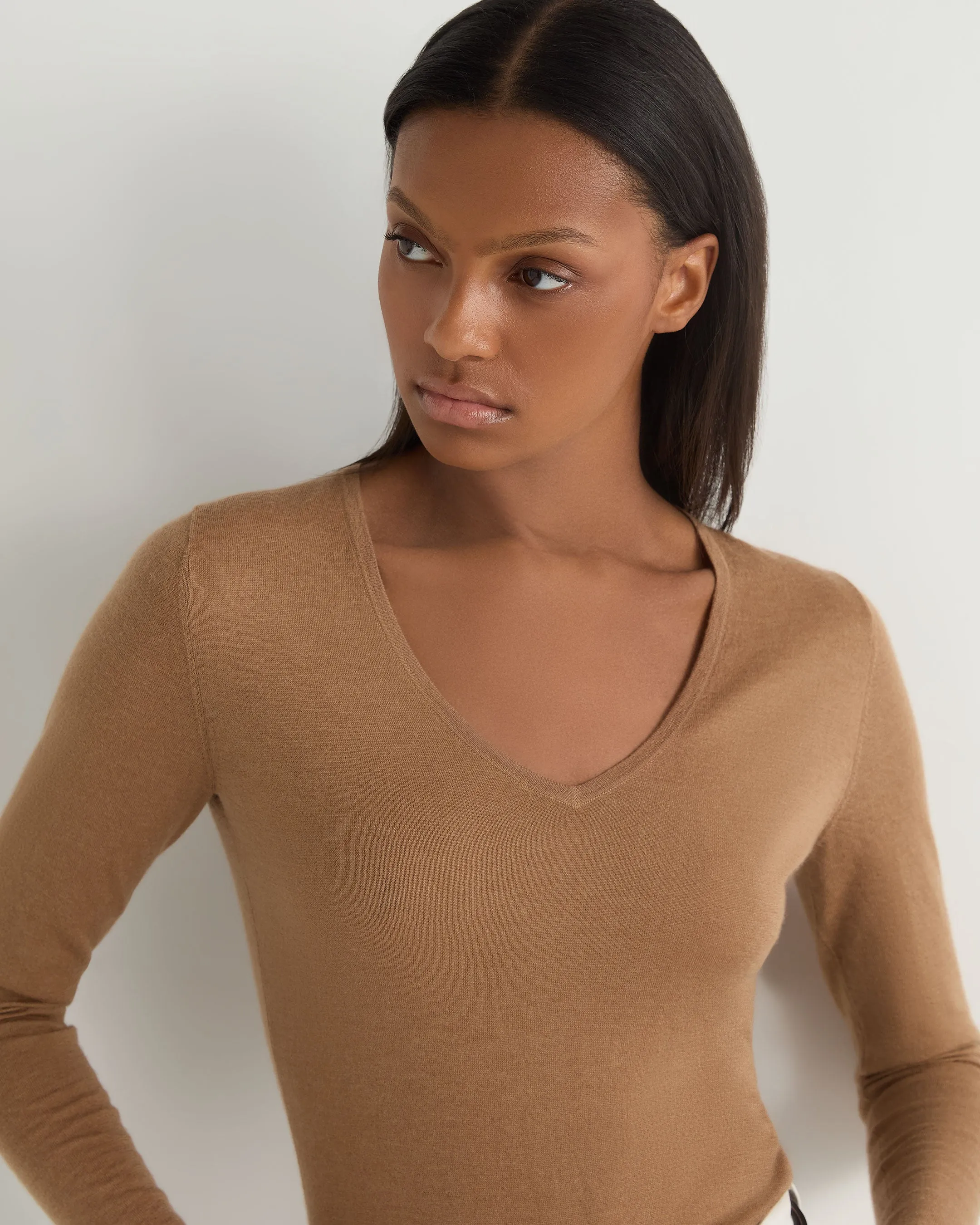Women's Imogen Superfine Cashmere V Neck Sweater Dark Camel Brown